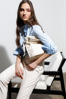 Pantalone sa dekorativnim detaljem Tiffany Production